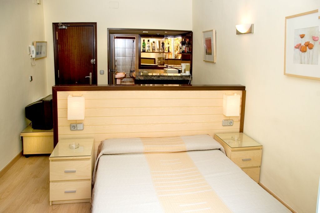 Apartamentos Alos Барселона Екстер'єр фото